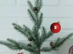 Lidl Kunstigt juletræ med kogler tilbud