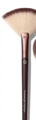 Oriflame Featherlight Highlighter Brush tilbud