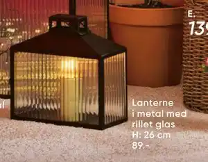 Lanterne i metal med rillet glaS, DKK 89