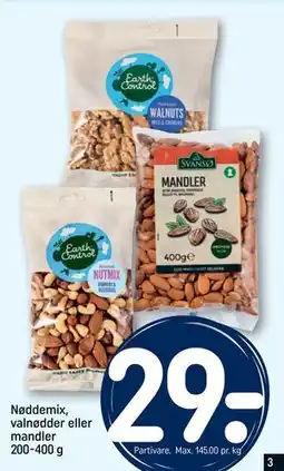 REMA 1000 Nøddemix, valnødder eller mandler 200-400 g tilbud