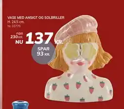 Daells Bolighus VASE MED ANSIGT OG SOLBRILLER tilbud