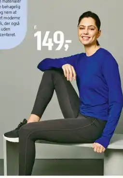 Føtex T-shirt eller tights. tilbud