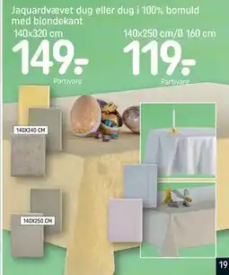 REMA 1000 Jaquardvævet dug eller dug i 100% bomuld med blondekant tilbud