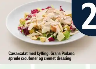 Cæsarsalat med kylling, Grana Padano, sprøde croutoner og cremet dressing