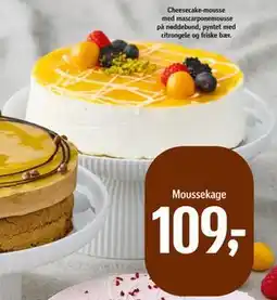 Føtex Cheesecake-mousse med mascarponemousse på nøddebund, pyntet med citrongele og friske bær tilbud