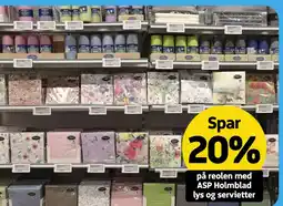 Løvbjerg På reolen med ASP Holmblad lys og servietter tilbud