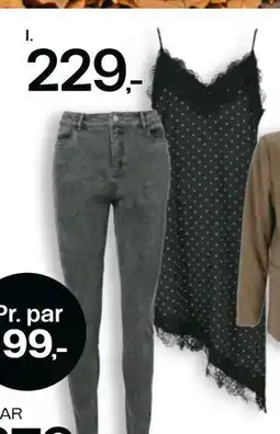 Føtex Kjole med blondekant tilbud