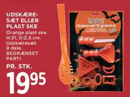 MENY Udskæresæt eller plast ske tilbud