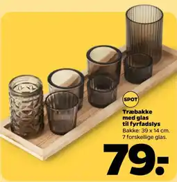 Netto Spot Træbakke med glas til fyrfadsllys tilbud