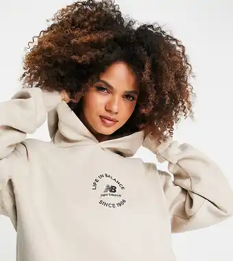 Asos New Balance - Life in Balance - Sandfarvet hættetrøje-Neutral tilbud
