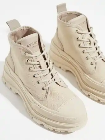 Nelly Pavement Jael Flat Boots tilbud