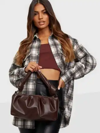 Nelly NLY Accessories Creamy Baguette Bag Tasker Brun tilbud