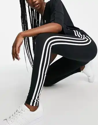 Asos Adidas Originals - Adicolor - Trestribede leggings i sort tilbud