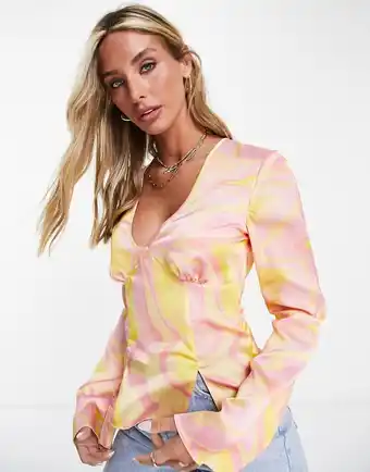 ASOS DESIGN - Top med V-hals, lange ærmer og lyserødt og gult, abstrakt print i satin-Multifarvet