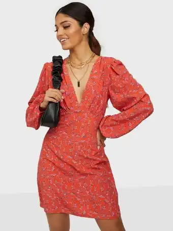 Glamorous Nelly x Glamorous Crepe Mini Dress Skater kjoler Red