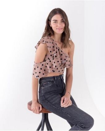 NAF NAF Camisa para mujer beige manga sisa de un solo hombro con lunares estampados oferta