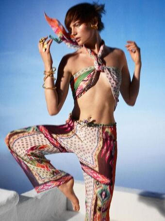 ZARA Pantalón ancho estampado oferta
