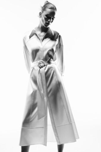 ZARA Vestido camisero satinado oferta