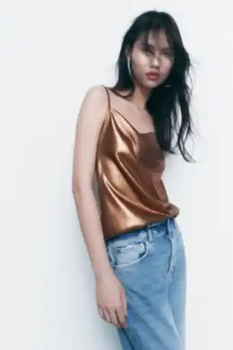 ZARA Top punto metalizado oferta