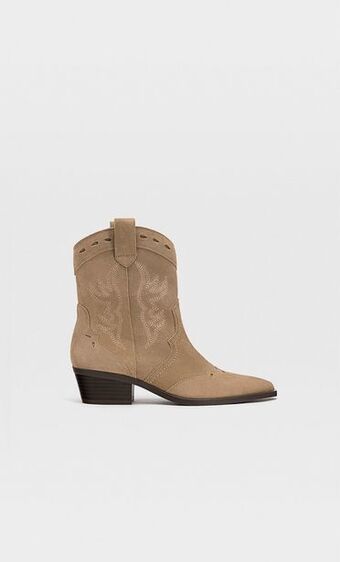 Stradivarius Botines cowboy de piel oferta