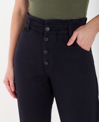 NAF NAF Pantalón con botones estilo crop oferta