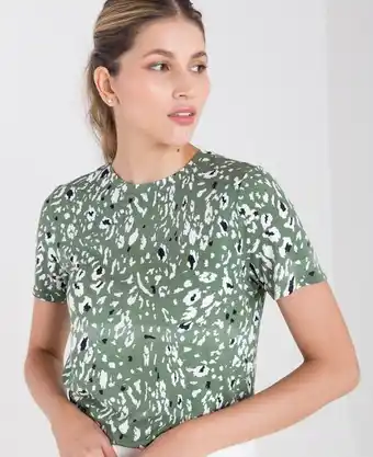 NAF NAF Camiseta para mujer manga corta full estampada celeste infaltable oferta