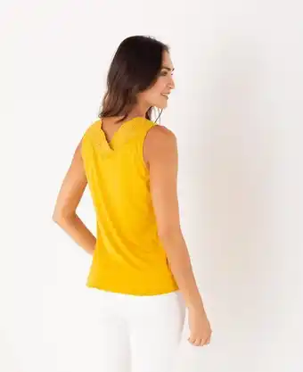 NAF NAF Camiseta cuello guipure oferta