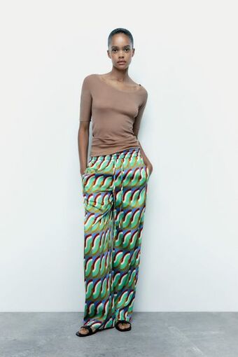 ZARA Pantalón estampado geométrico oferta