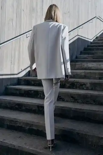 ZARA Pantalón tiro alto flare oferta