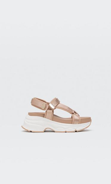 Stradivarius Sandalias planas sport oferta