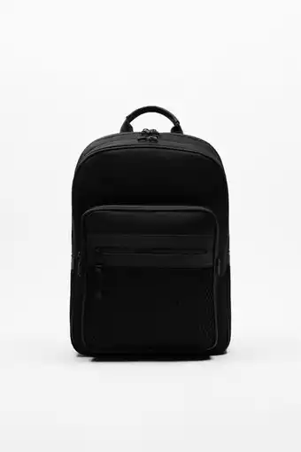 ZARA Mochila multibolsillos oferta