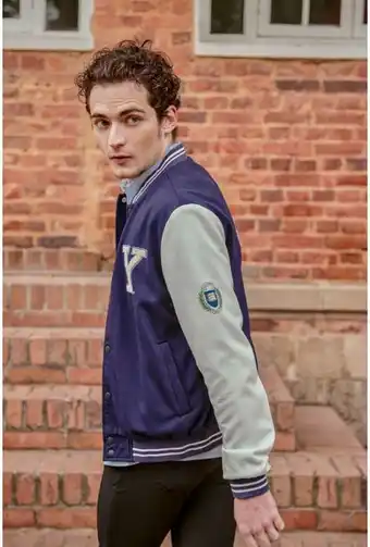 Chaqueta college yale