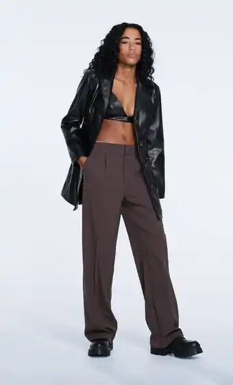 Stradivarius Americana efecto piel oferta