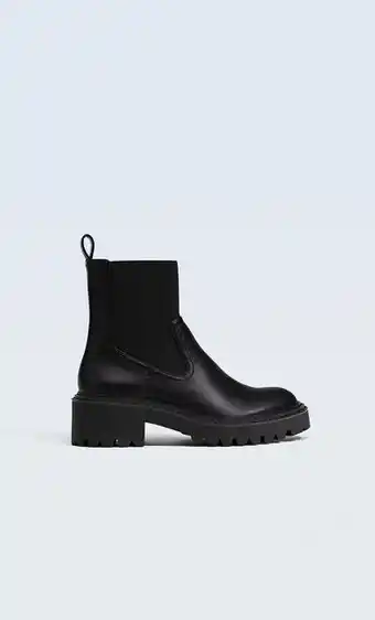 Stradivarius Botines planos chelsea oferta