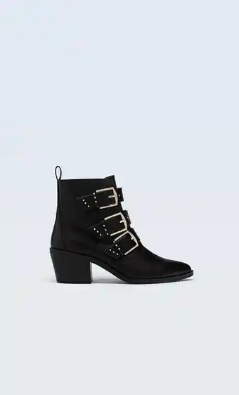 Stradivarius Botines tacón hebillas oferta
