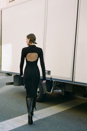 ZARA Vestido rib cut out oferta