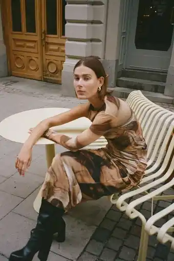 ZARA Camiseta asimétrica tul oferta
