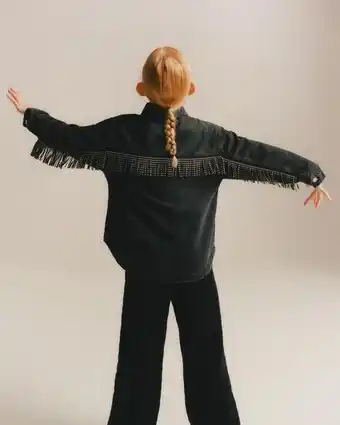 ZARA Sobrecamisa flecos oferta