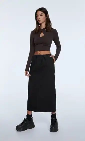 Stradivarius Falda midi parachute oferta