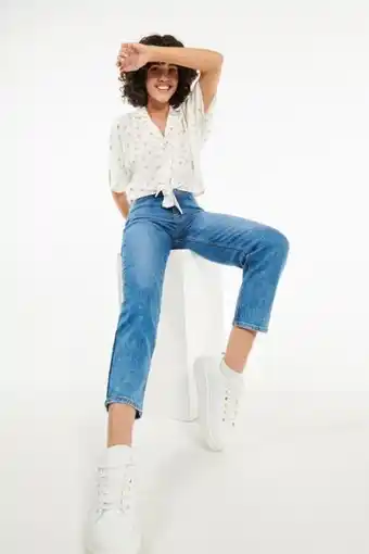 Koaj Jean mom tiro súper alto azul medio con botas cortas oferta