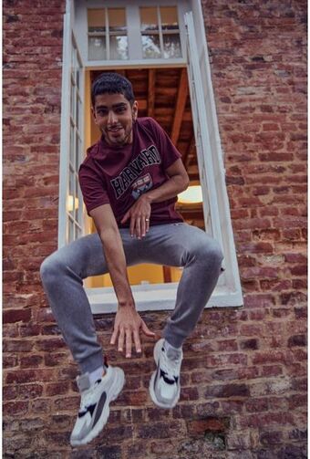 Koaj Camiseta, con estampado en frente, de harvard oferta