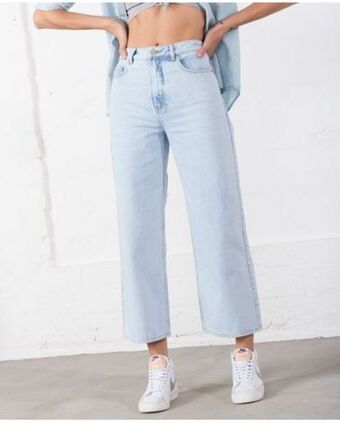 NAF NAF Jean para mujer tono claro wide leg tiro súper alto deslavado oferta