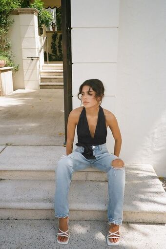 ZARA Ripped mom jeans offer