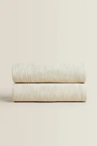 ZARA Rustic cotton blanket offer