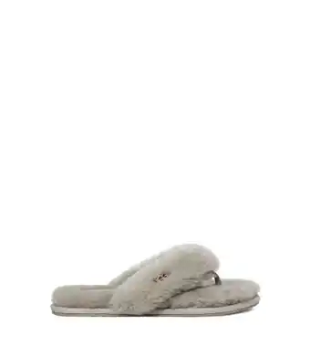 UGG Ugg ugg fluff flip flop logo in goat, size 4 offer