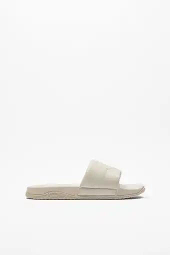 ZARA Textured quilted sandals offer