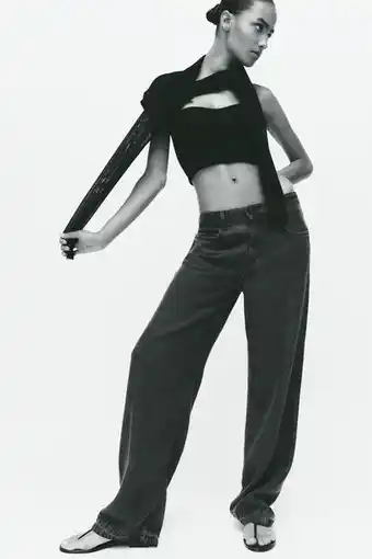 ZARA Loose-fitting jeans offer