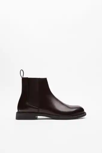 ZARA Chelsea ankle boots offer