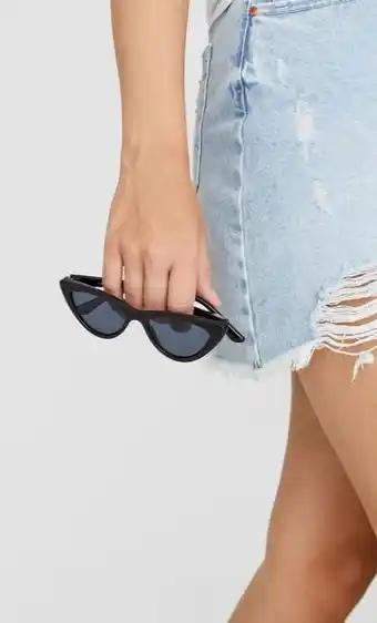 Stradivarius Cateye sunglasses offer