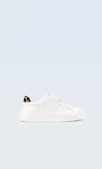 Stradivarius Platform trainers offer